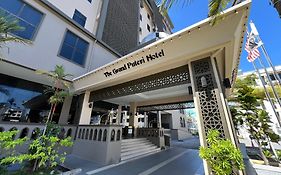 Grand Puteri Hotel